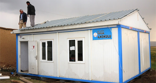 Tek odalı evden, prefabrik okula!