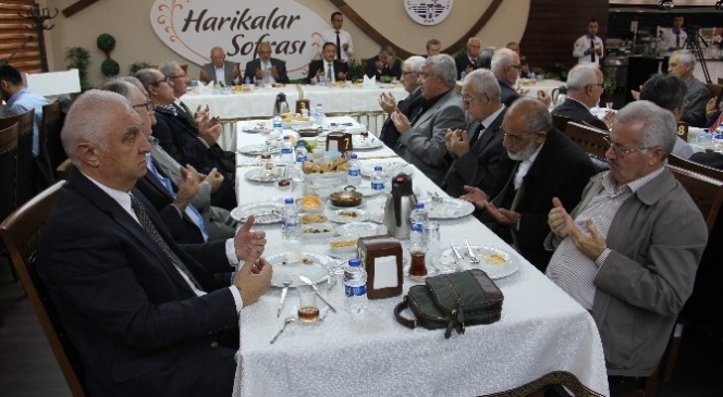 AK Parti Genel Bakan Yardmcs Mehmet zhaseki:
