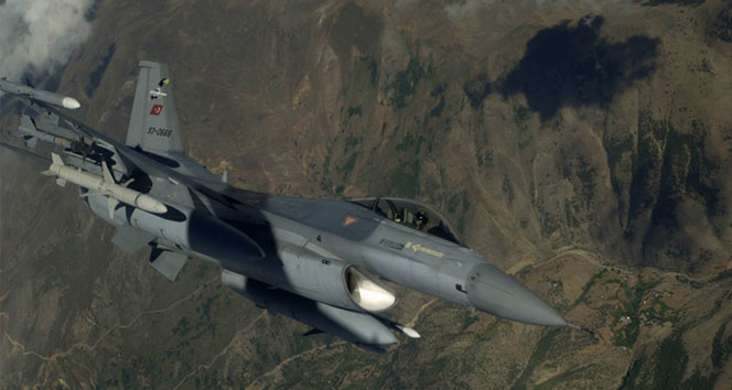 Suriye snrnda 12 F-16 ile devriye uuu