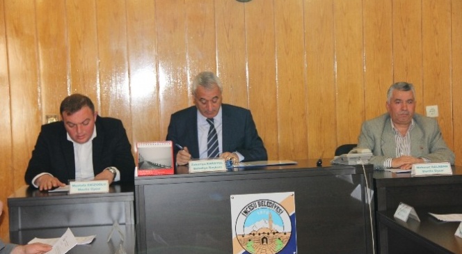 ncesu Belediye Meclisi Topland