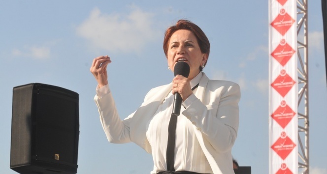 Résultat de recherche d'images pour "2) Meral Akşener"