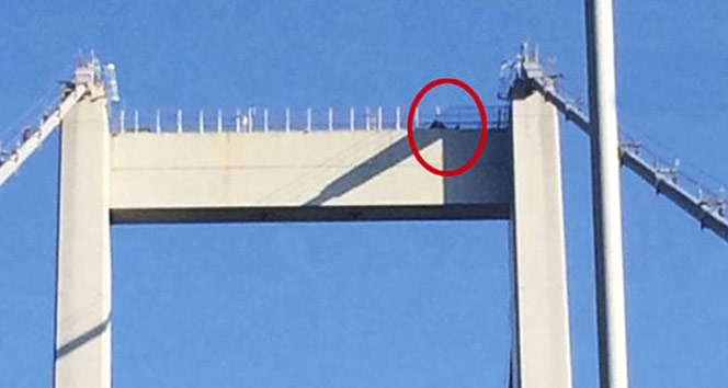 Boğaziçi Köprüsünün tepesindeki darbeci sniper kimi koruyordu?