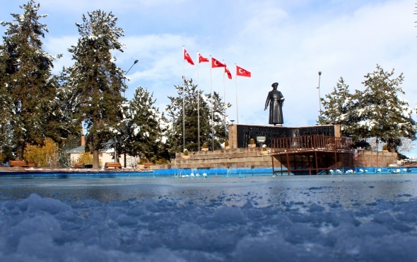 Havalar soğudu, Erzurum buz tuttu