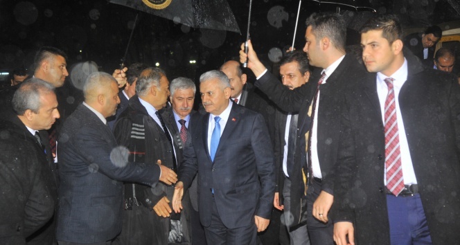 Başbakan Yıldırımdan yaralılara ziyaret