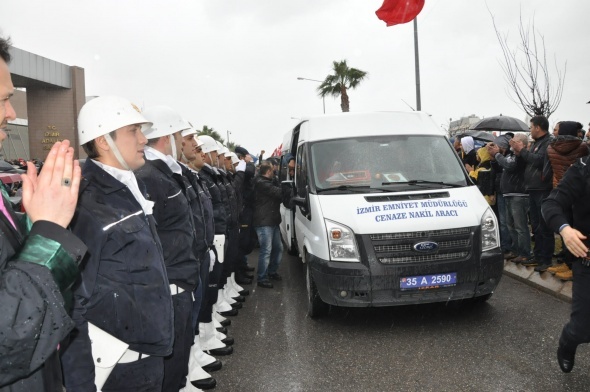 İzmir şehitleri son yolculuğuna uğurlandı