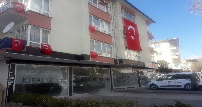AK Parti Milletvekili Cemal Öztürk'ün yeğeni El Bab'da şehit oldu AK Parti Milletvekili Cemal Öztürk'ün yeğeni El Bab'da şehit oldu