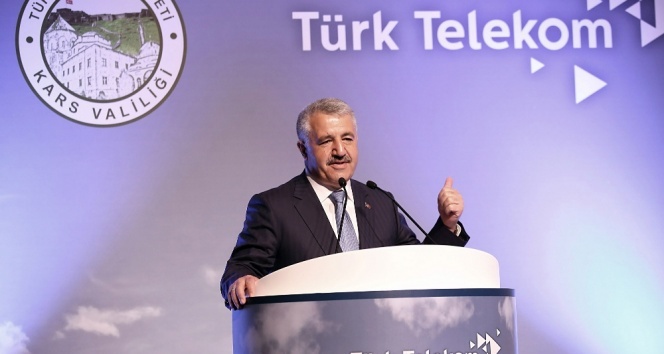 Bakan Arslandan 1,8 milyon haneye ucuz internet müjdesi