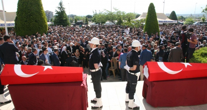 Başsavcı Alper ve makam şoförü Akşehirliye gözü yaşlı veda