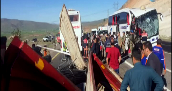 Elazığda otobüs kazası: 2 ölü, 30 yaralı