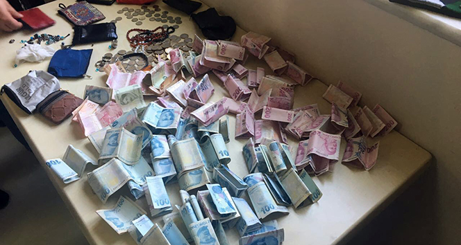 Dilencinin üzerinden servet çıktı!