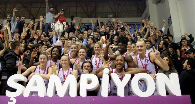 Şampiyon Yakın Doğu| Bilyoner.com Kadınlar Basketbol Süper Ligi: Yakın Doğu Üniversitesi: 76 - Fenerbahçe: 75