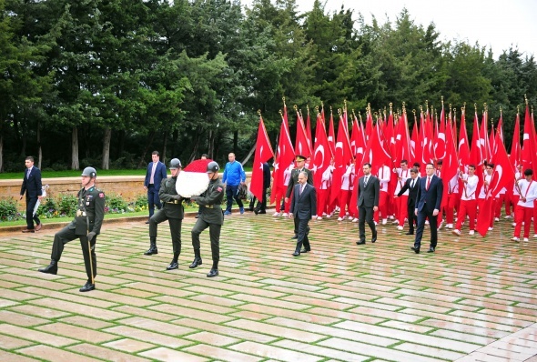 Gençler Ata’nın huzurunda