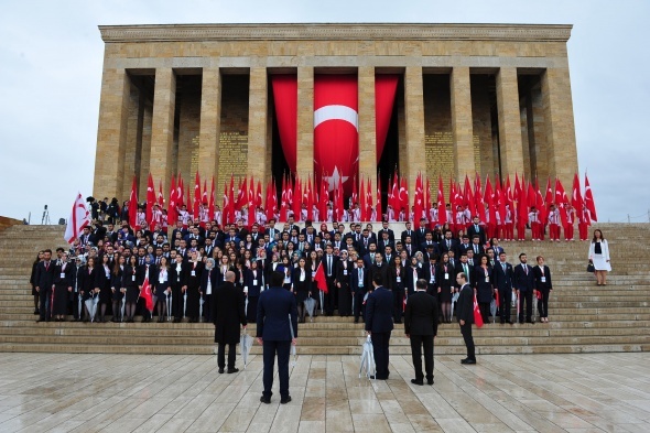 Gençler Ata’nın huzurunda