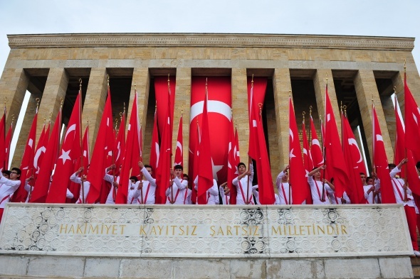 Gençler Ata’nın huzurunda