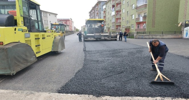 Yakutiye Belediyesi, Şükrüpaşa?yı asfaltla kaplıyor