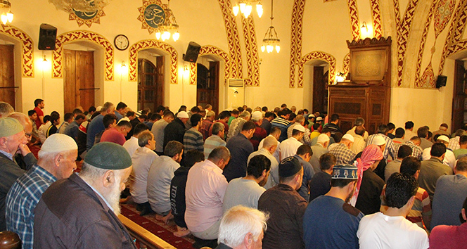 Anadolunun ilk camisinde teravih namazı kılındı