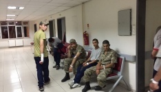 Hastaneye kaldırılan askerler taburcu edildi