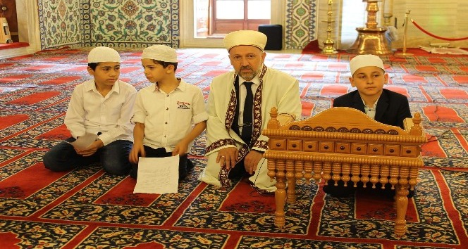 Selimiye Camii çocuklarla doldu taştı