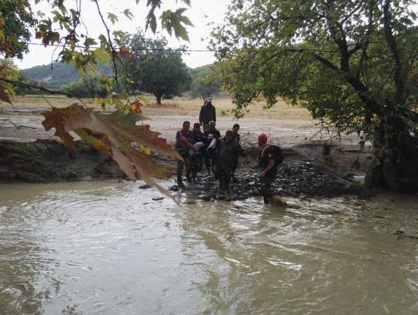 Gelibolu'da sel! 7 kişi AFAD tarafından kurtarıldı