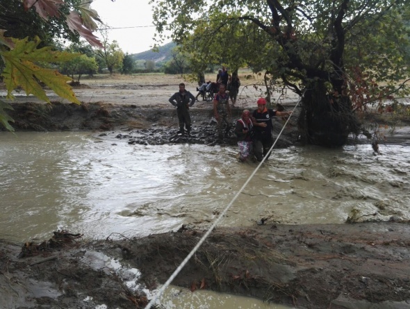 Gelibolu'da sel! 7 kişi AFAD tarafından kurtarıldı
