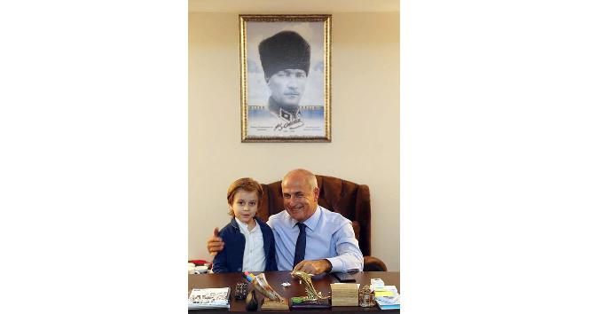 Başkan Akgün: “Ne Atatürk’ten vazgeçeriz, ne Cumhuriyet’ten”