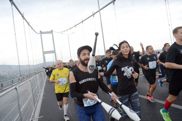 Vodafone 39. İstanbul Maratonu'nda renkli görüntüler oluştu