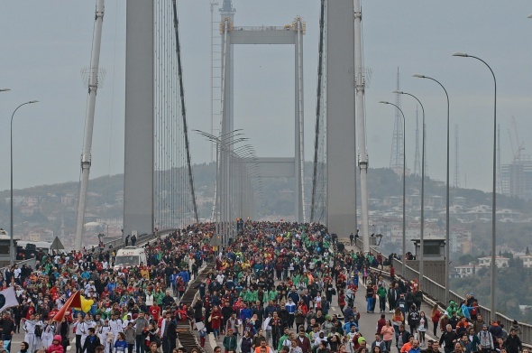 Vodafone 39. İstanbul Maratonu'nda renkli görüntüler oluştu