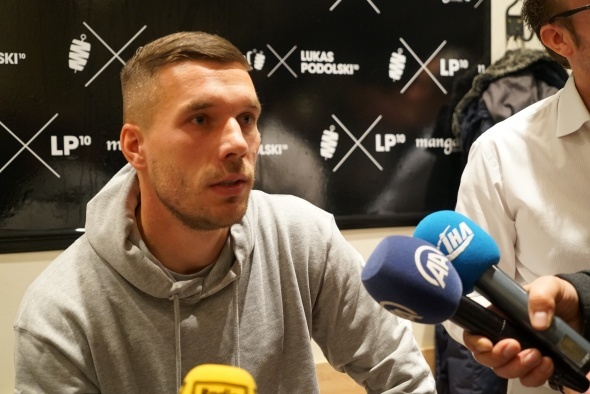 Eski futbolcu Lukas Podolski dönerci açtı