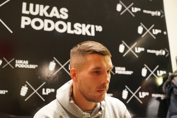 Eski futbolcu Lukas Podolski dönerci açtı