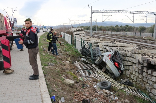 Üniversite öğrencilerinin feci kazası: 4 ölü, 2 yaralı