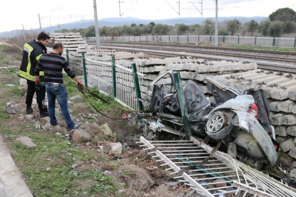 Üniversite öğrencilerinin feci kazası: 4 ölü, 2 yaralı