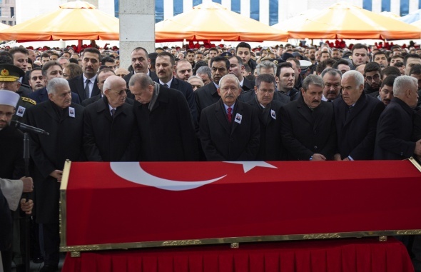 Devletin zirvesi Afrin şehidini uğurladı