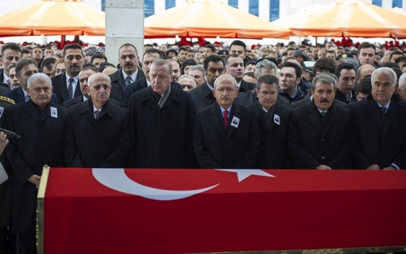 Devletin zirvesi Afrin şehidini uğurladı