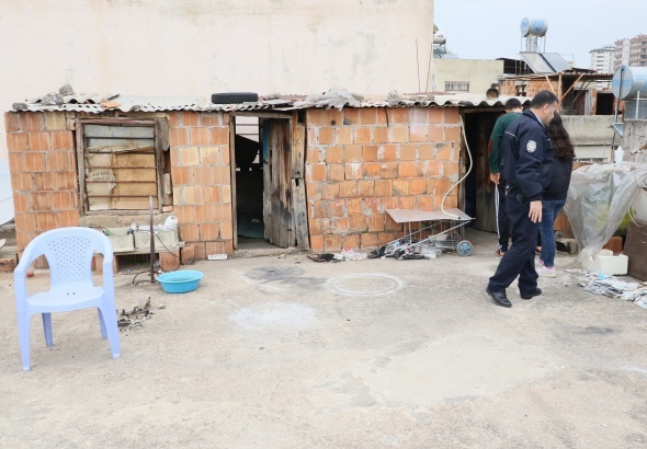 Çatıdaki odadan gelen çığlık sesleri polisi alarma geçirdi