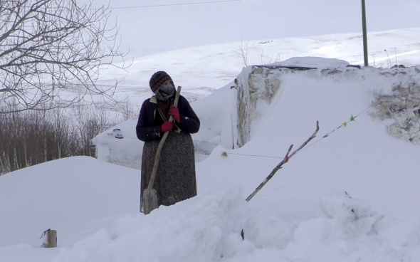 Doğu Anadolu’da kar ve tipi hayatı felç etti