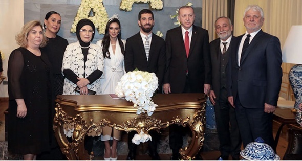 Cumhurbaşkanı Erdoğan, Arda Turan’ın nikah şahidi oldu