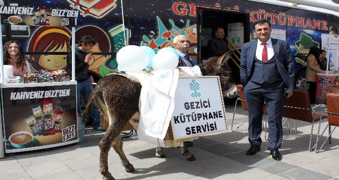 Erzurum?da eşekli, at arabalı Kütüphane Haftası etkinliği