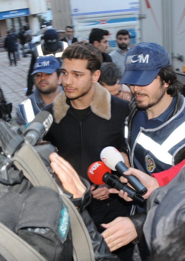 Çağatay Ulusoy,Gizem Karaca ve Cenk Eren'e hapis cezası