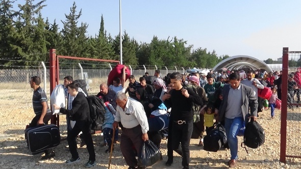 Suriyelilerin vatan özlemi izdihamı