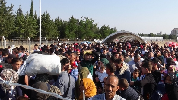 Suriyelilerin vatan özlemi izdihamı