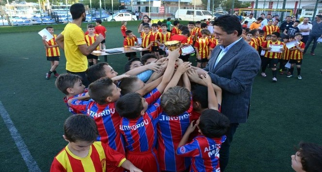 Aliağa Göztepe Futbol Okulu’ndan birinci yıla özel turnuva