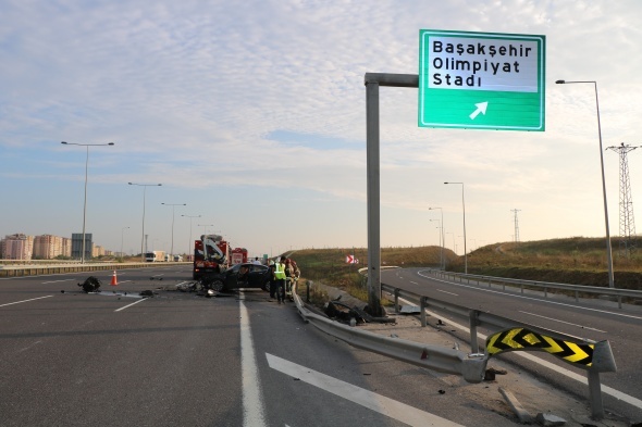 Ä°stanbul'da feci kaza: 1'i aÄŸÄ±r 2 yaralÄ±