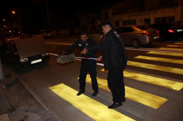 Otomobiline biber gazı sıktı!