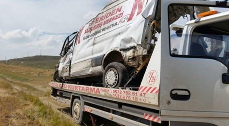 Horasan?ı yasa boğan trafik kazası