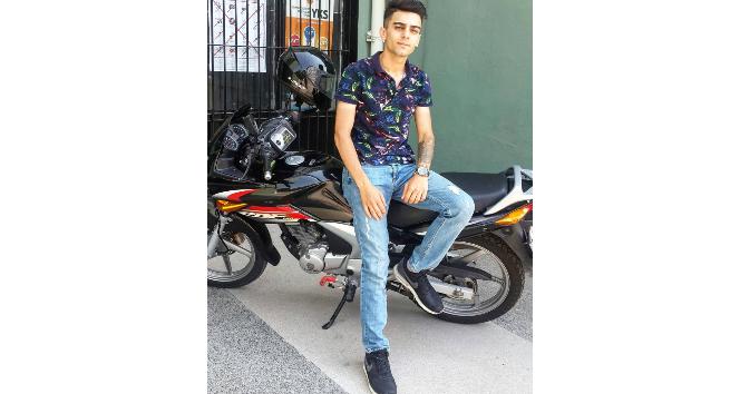 İzmir’de motosiklet refüje girdi: 1 ölü, 1 yaralı