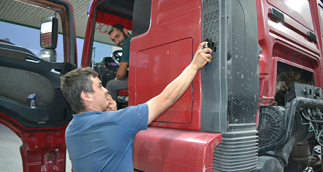 Afyonkarahisarlı tır Åoförü yaptıÄıyla herkesi ÅaÅırttı