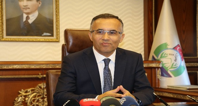 Rize Valisi Kemal Çeber görevine başladı