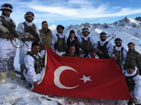 Ünlü spiker Nazlı Çelik Dağlıca'ya çıktı!