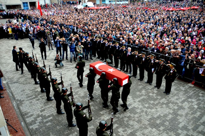 Şehit Uzman Çavuş Sezgin Burak Cantürk son yolculuğuna uğurlandı
