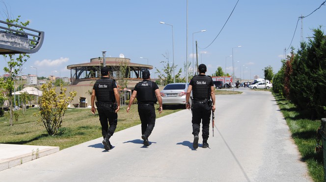 İstanbul'daki çatışmada 1 polisimiz şehit oldu